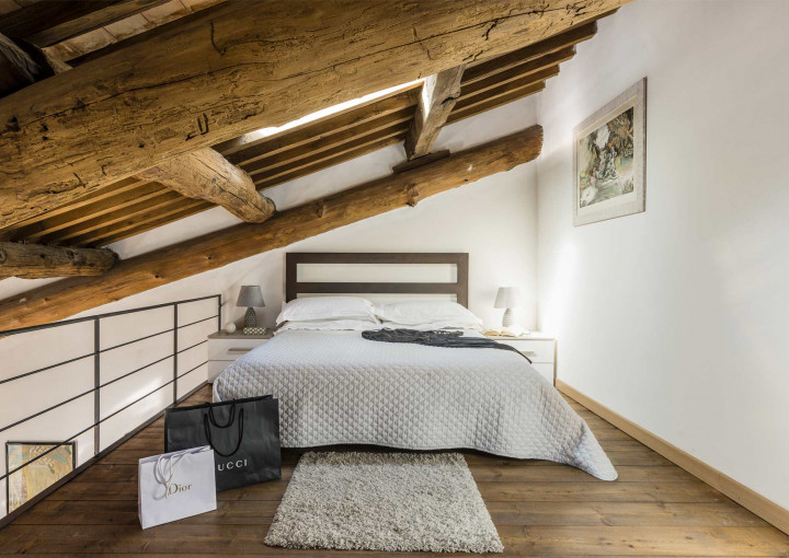 media.Slide-Suite-Caravaggio-04-Villa-Guinigi