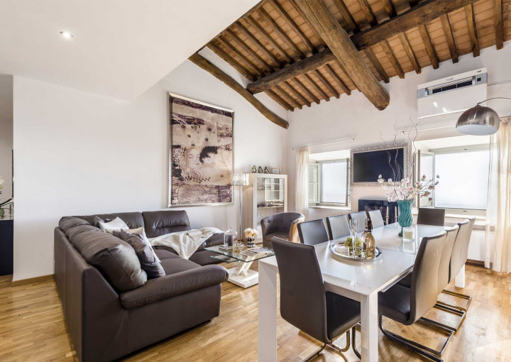 media.Slide-Suite-Caravaggio-06-Villa-Guinigi