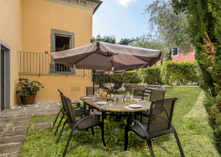 media.Slide-Camelia-05-Villa-Guinigi