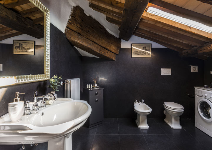 media.Gallery-caravaggio-toilette-scura