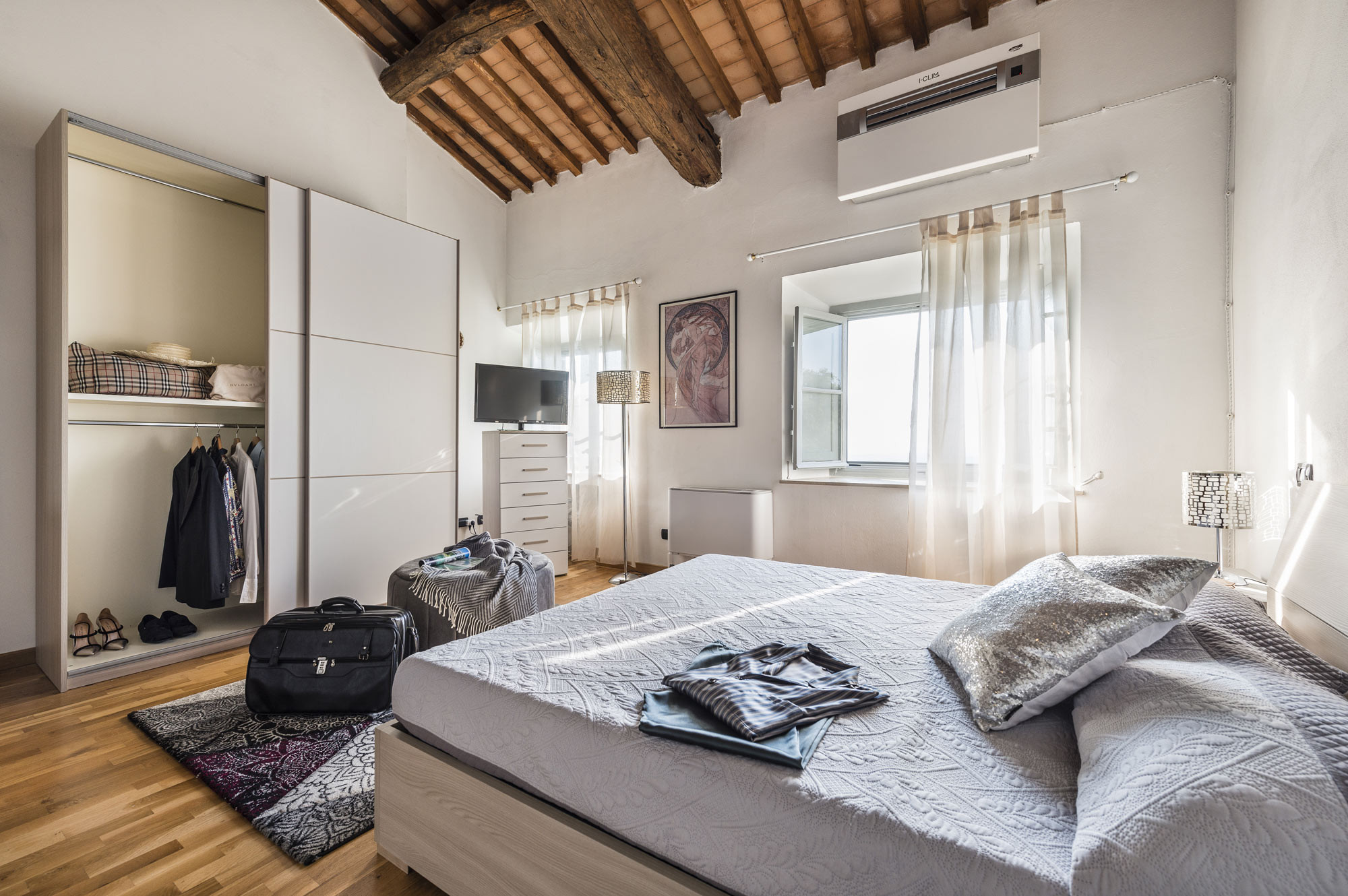 media.Slide-caravaggio-camera-vista-armadio